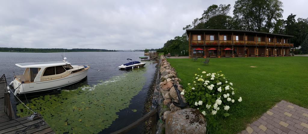 Guest House And Camping Jūrkalne Exteriör bild